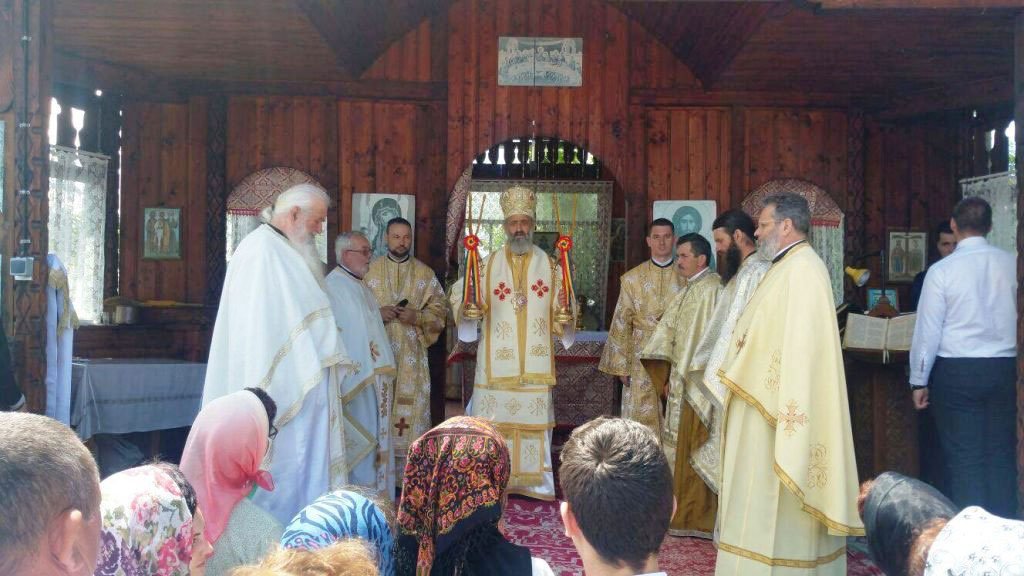 Slujiri arhiereşti de Sfinţii Împăraţi Constantin şi mama sa, Elena 38874