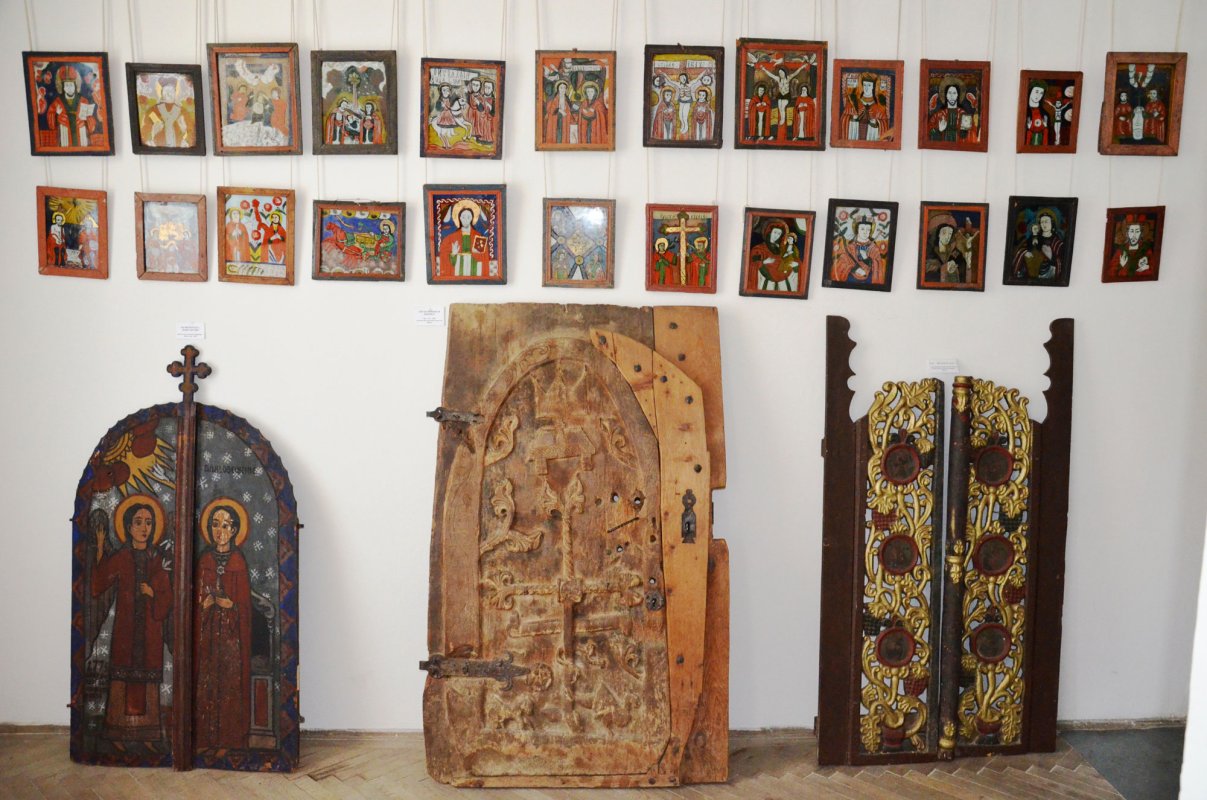 Sute de vizitatori  la Muzeul Episcopiei Oradiei 38843