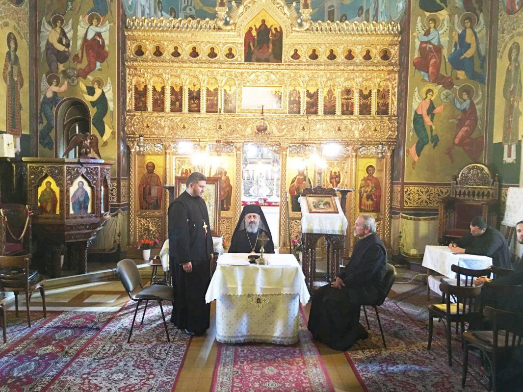 Conferinţe preoţeşti de primăvară dedicate sfintelor icoane 38751