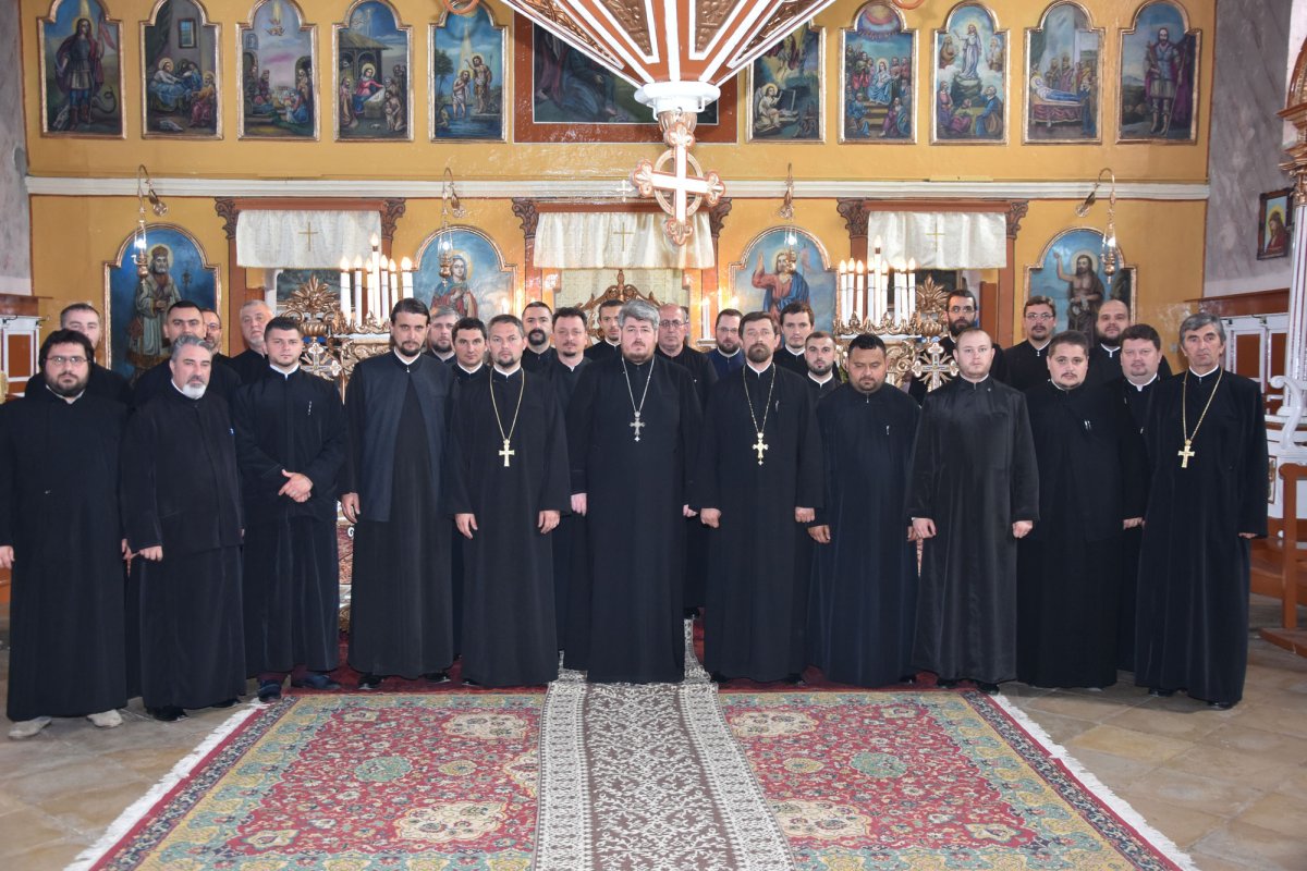 Dezbateri despre anul omagial și comemorativ în Patriarhia Română, la Ciclova Română 38781