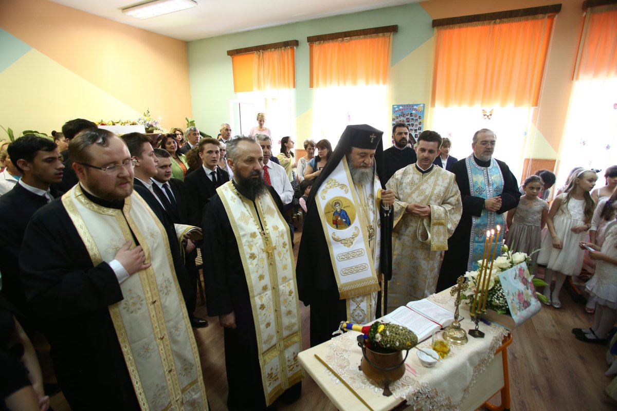 IPS Laurențiu, în vizită la Liceul „Andrei Mureșanu” din Brașov 38745