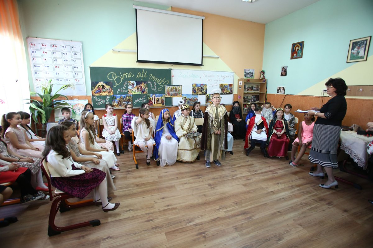 IPS Laurențiu, în vizită la Liceul „Andrei Mureșanu” din Brașov 38746