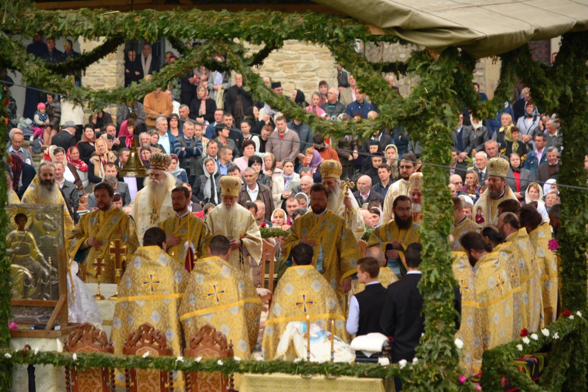 Ostaşii români, comemoraţi în Parohia Rediu 38636