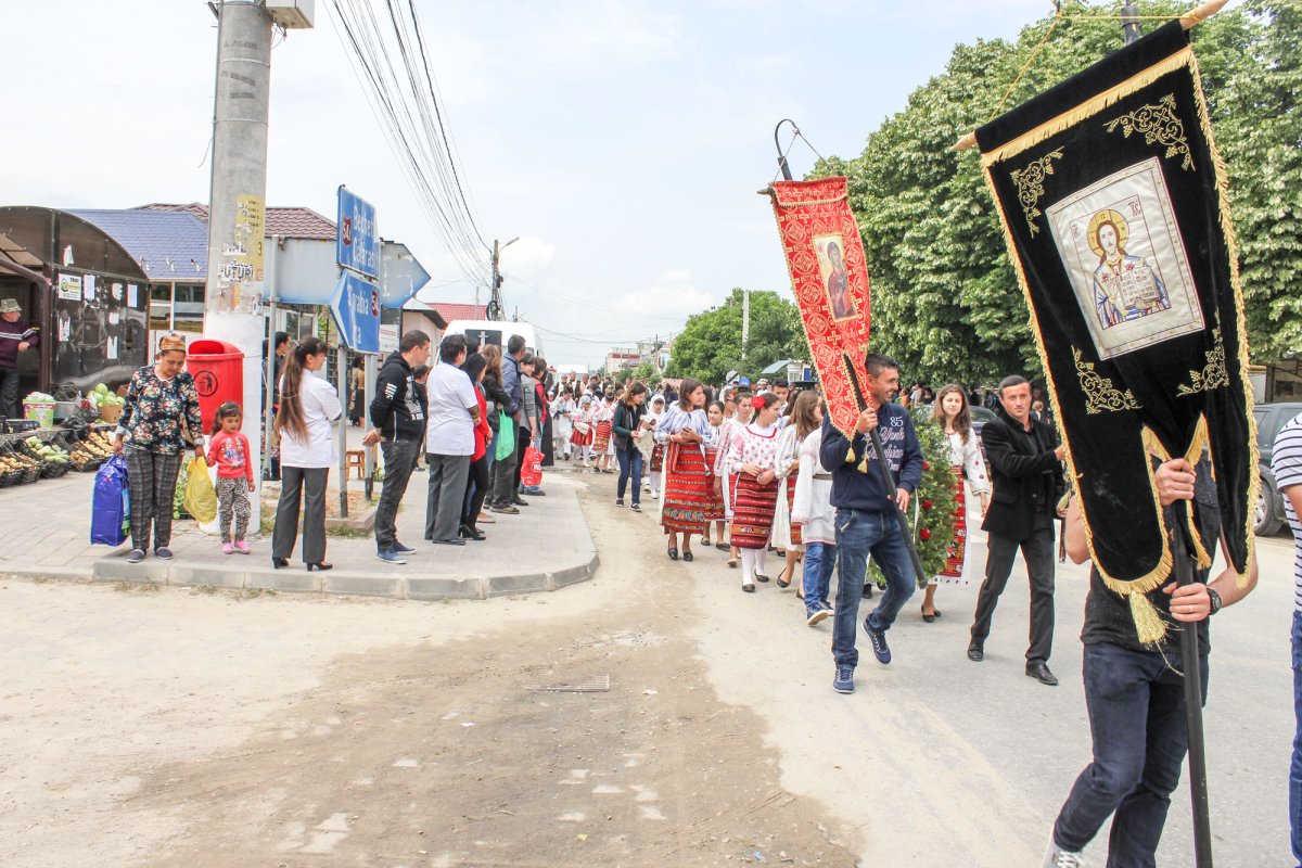 Bucurii duhovniceşti la Dăbuleni 38578