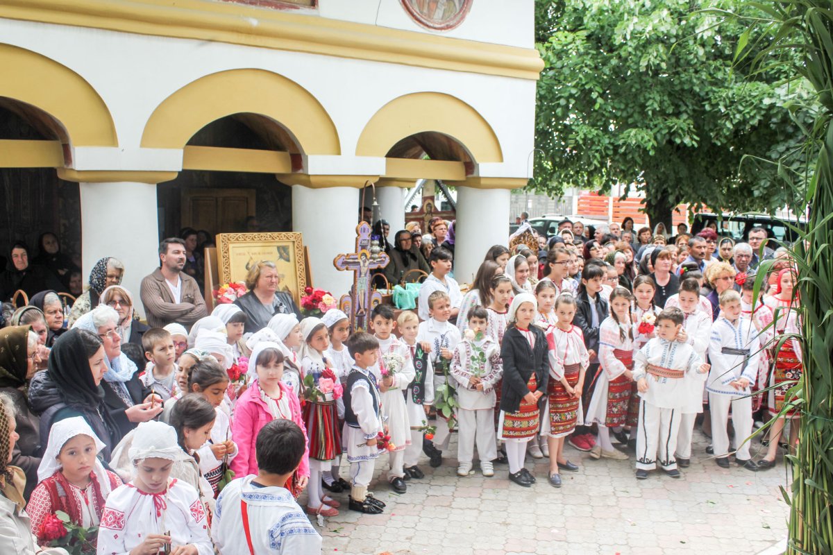 Bucurii duhovniceşti la Dăbuleni 38579