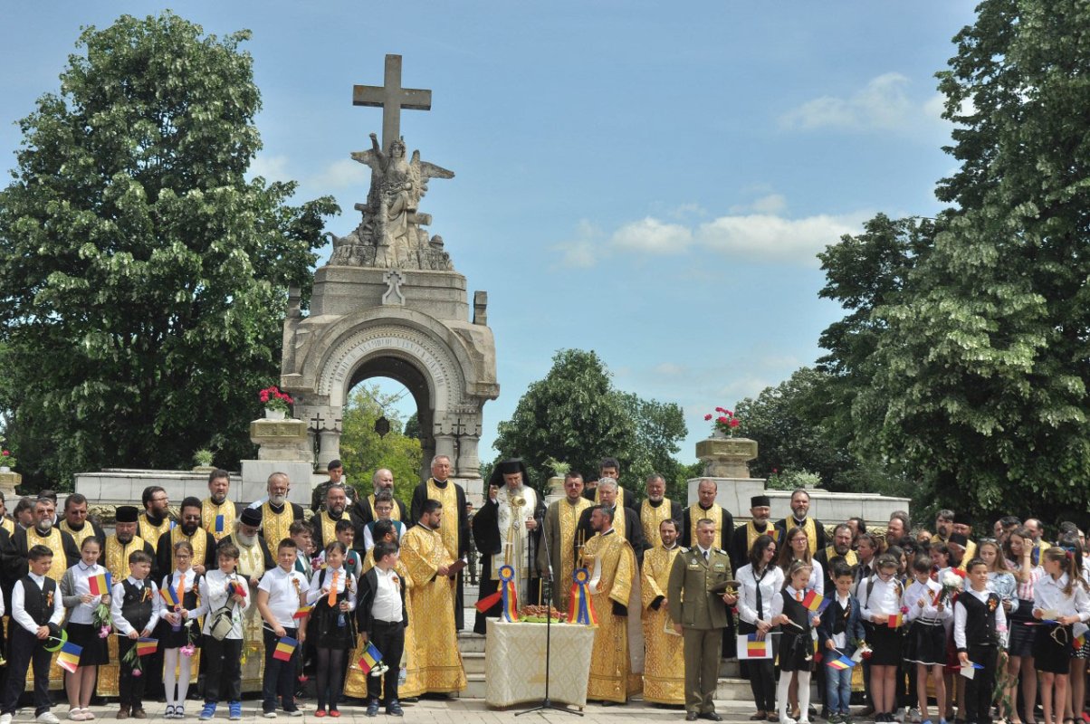 Eroii, comemoraţi în Mitropolia Munteniei și Dobrogei 38614