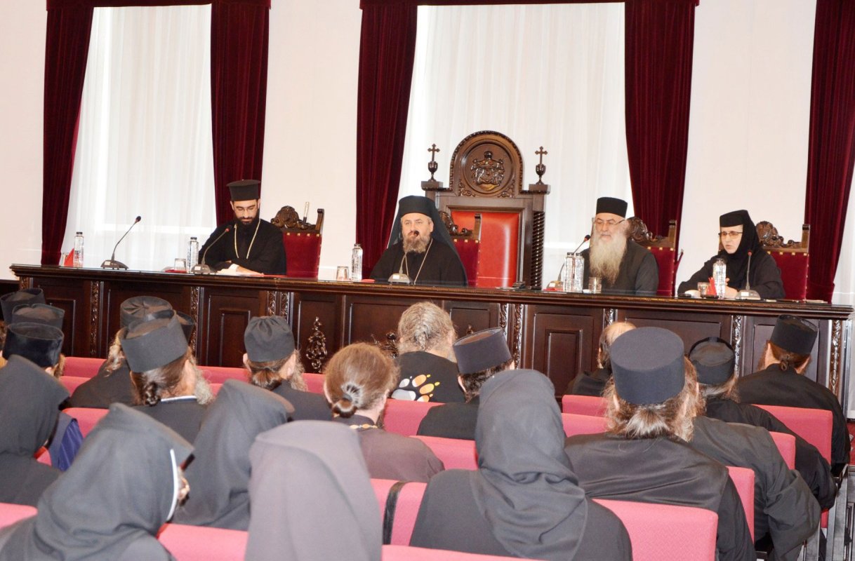 Sinaxă monahală în Episcopia Devei şi Hunedoarei 38572