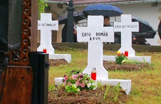 Slujiri arhiereşti la Înălţarea Domnului şi Ziua Eroilor 38561