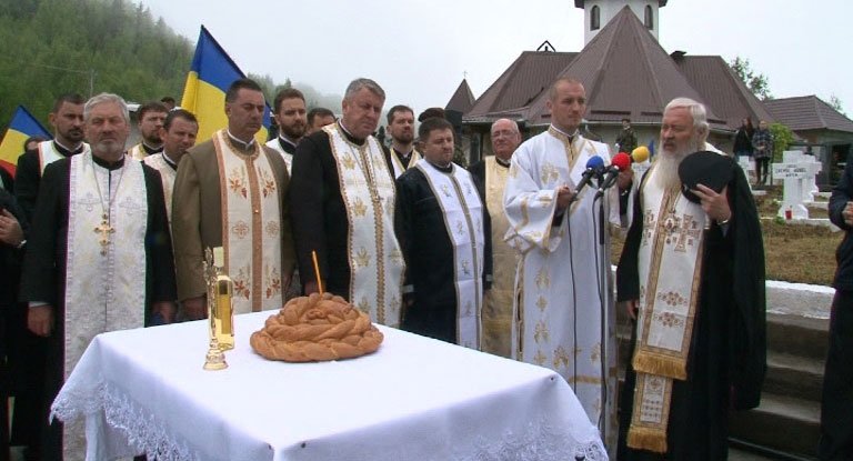 Slujiri arhiereşti la Înălţarea Domnului şi Ziua Eroilor 38562