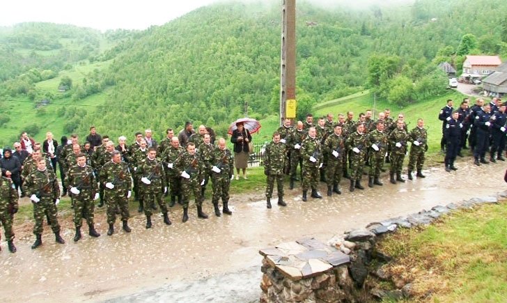 Slujiri arhiereşti la Înălţarea Domnului şi Ziua Eroilor 38563