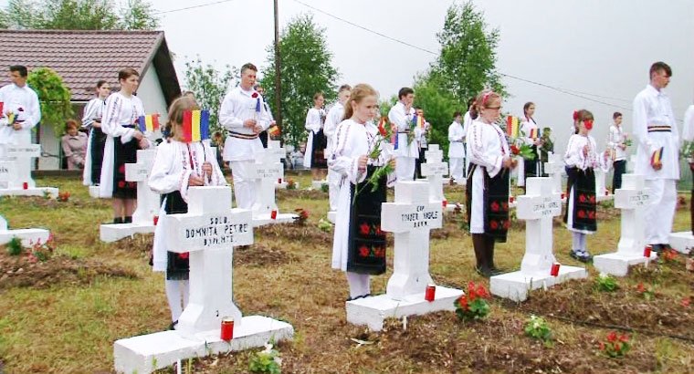 Slujiri arhiereşti la Înălţarea Domnului şi Ziua Eroilor 38565