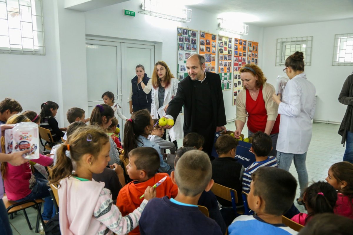 Campanie de informare asupra sănătății și igienei orale la Rusciori, Sibiu 38539