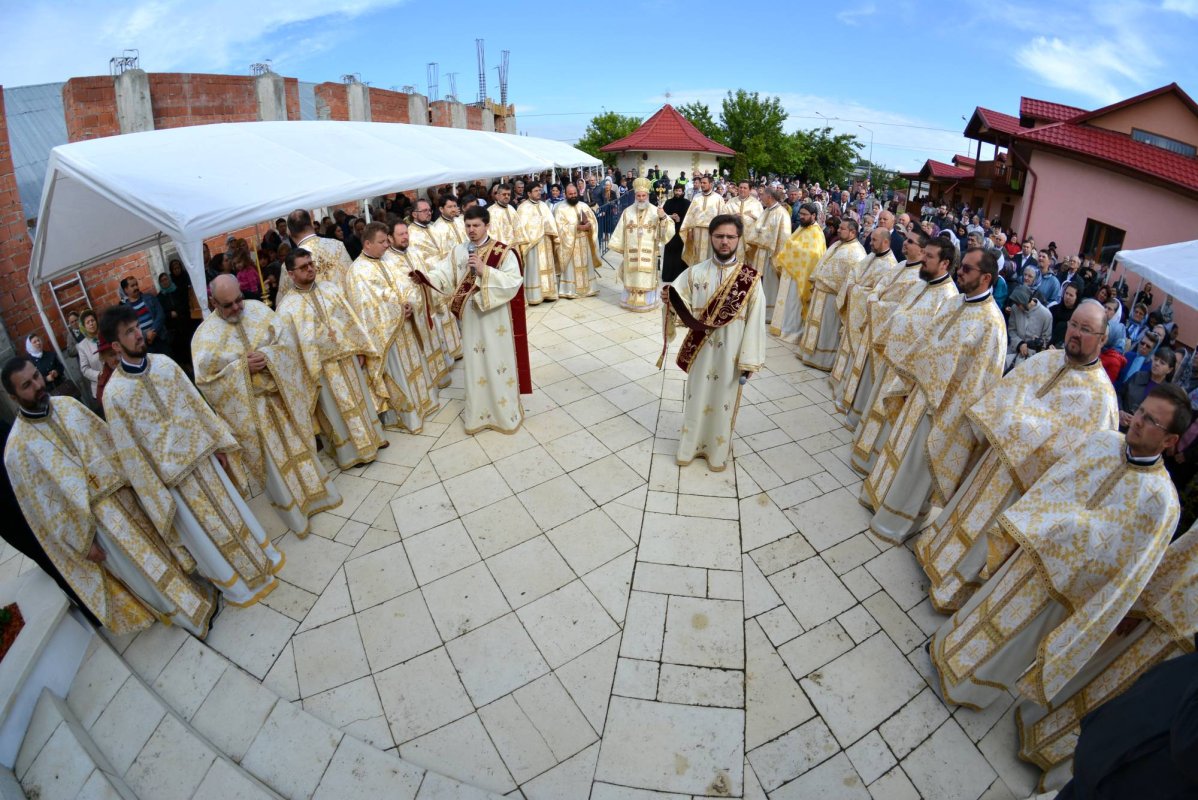 Liturghie şi mărturisire în Parohia Lazaret 38496