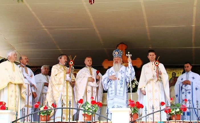 Slujiri arhiereşti în Duminica a şaptea după Paşti 38466