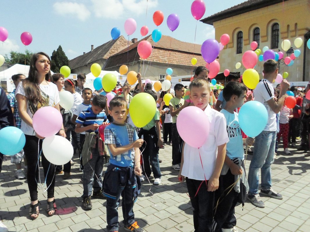 Manifestări şi daruri de Ziua Internaţională a Copilului 38366