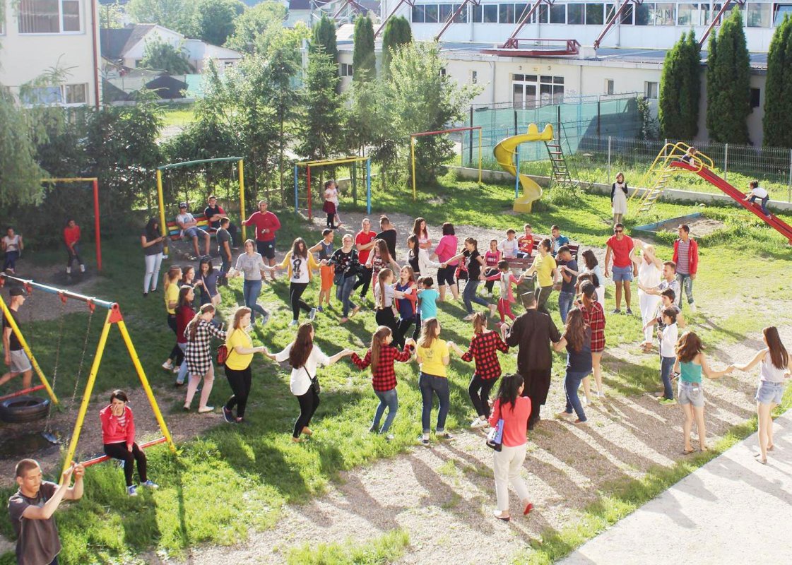 Manifestări şi daruri de Ziua Internaţională a Copilului 38367