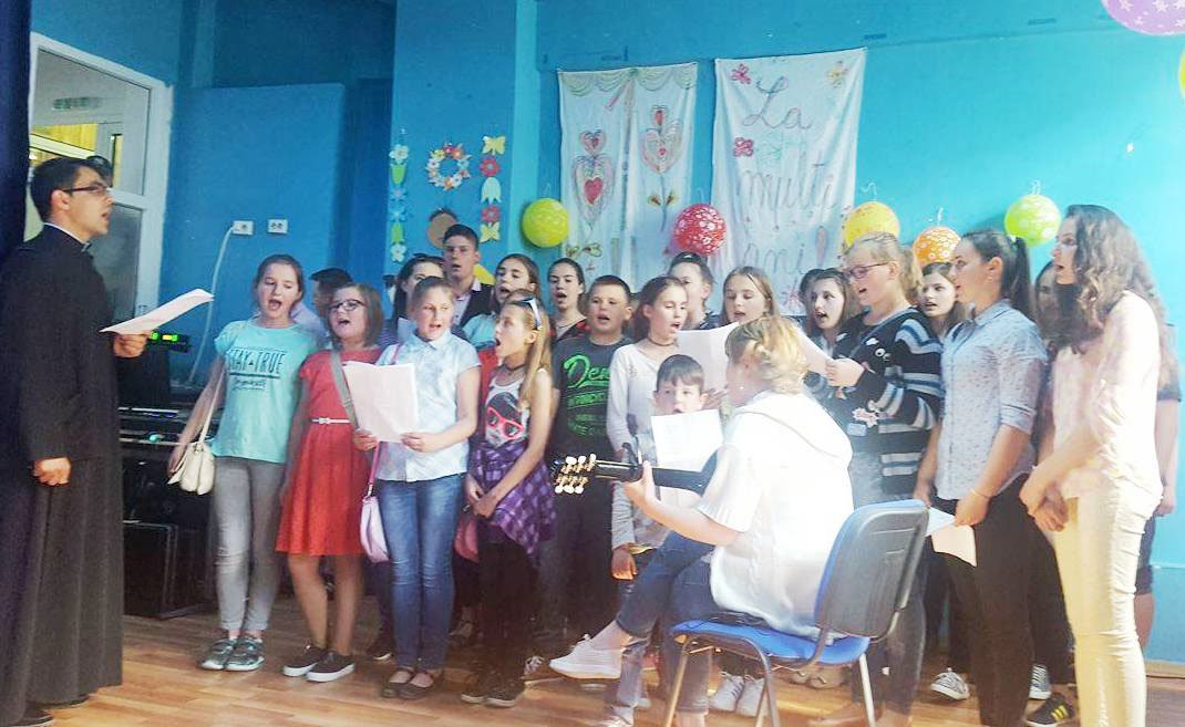 Manifestări şi daruri de Ziua Internaţională a Copilului 38368