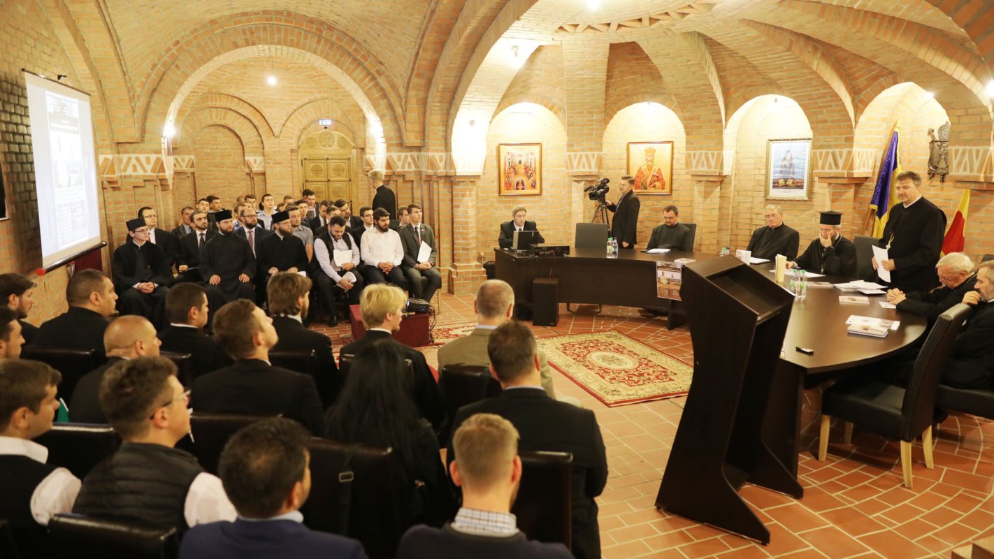 Prima sesiune de comunicări despre Arhiepiscopul Justinian 38371