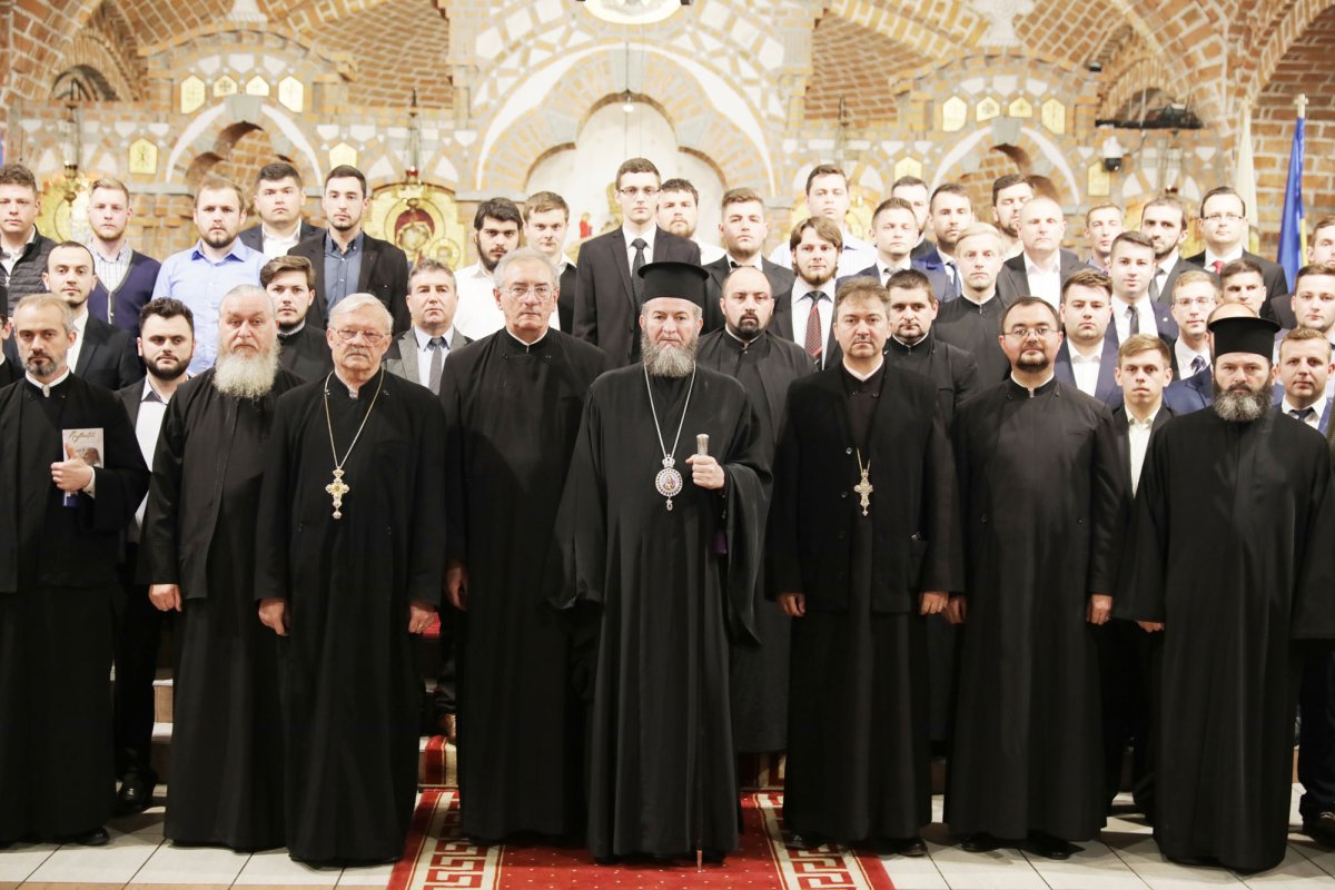 Prima sesiune de comunicări despre Arhiepiscopul Justinian 38373