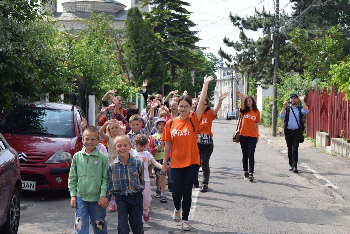 „Raze în lumină” la prima ediţie 38255