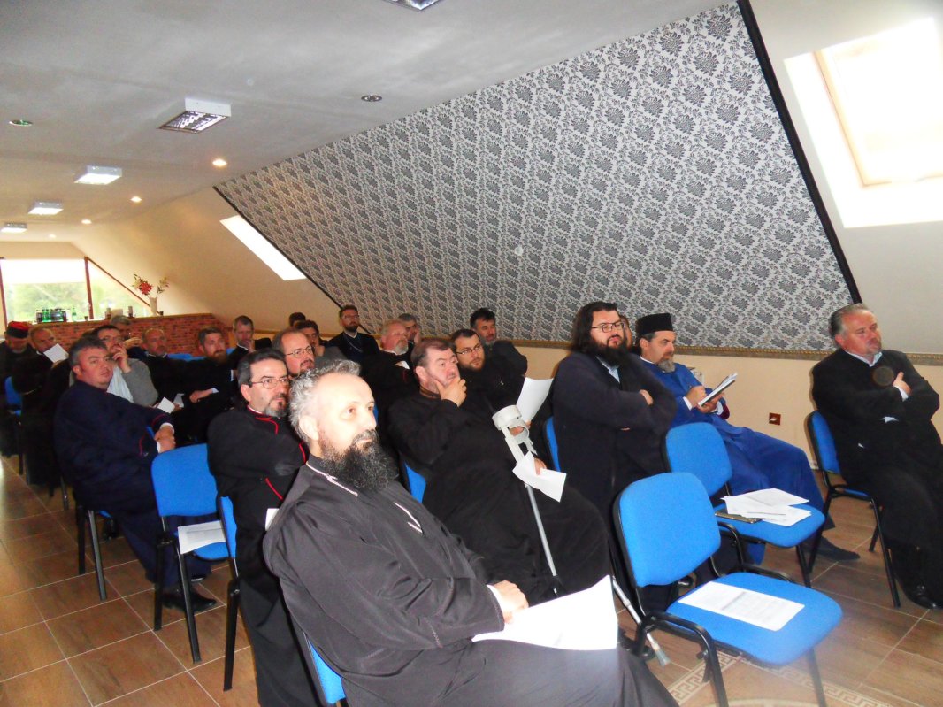 Sesiuni de formare continuă în protopopiatele Braşov şi Sălişte 38334