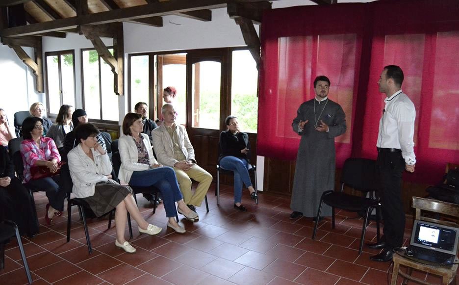 Sesiuni de formare continuă în protopopiatele Braşov şi Sălişte 38336