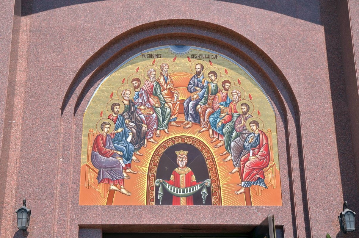 Frumoasa Biserică a Pogorârii Sfântului Duh din Bacău 38271