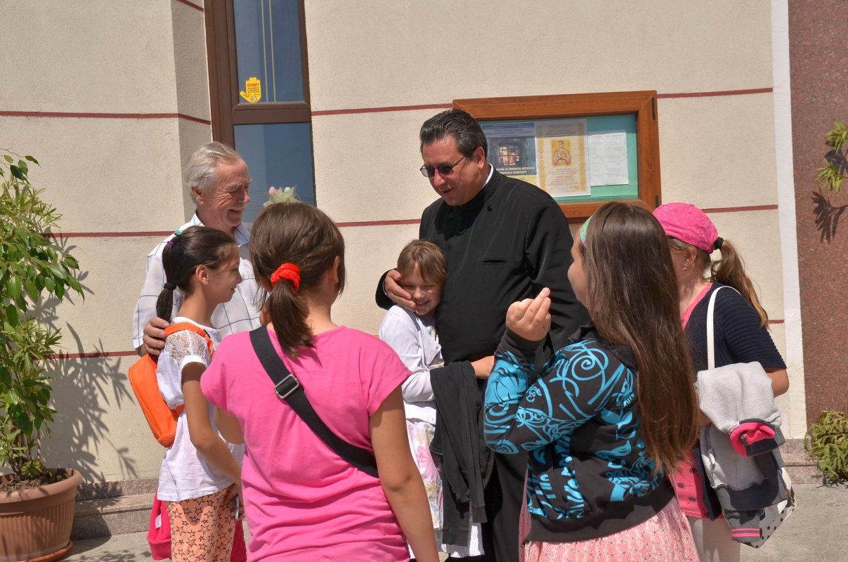 Frumoasa Biserică a Pogorârii Sfântului Duh din Bacău 38273