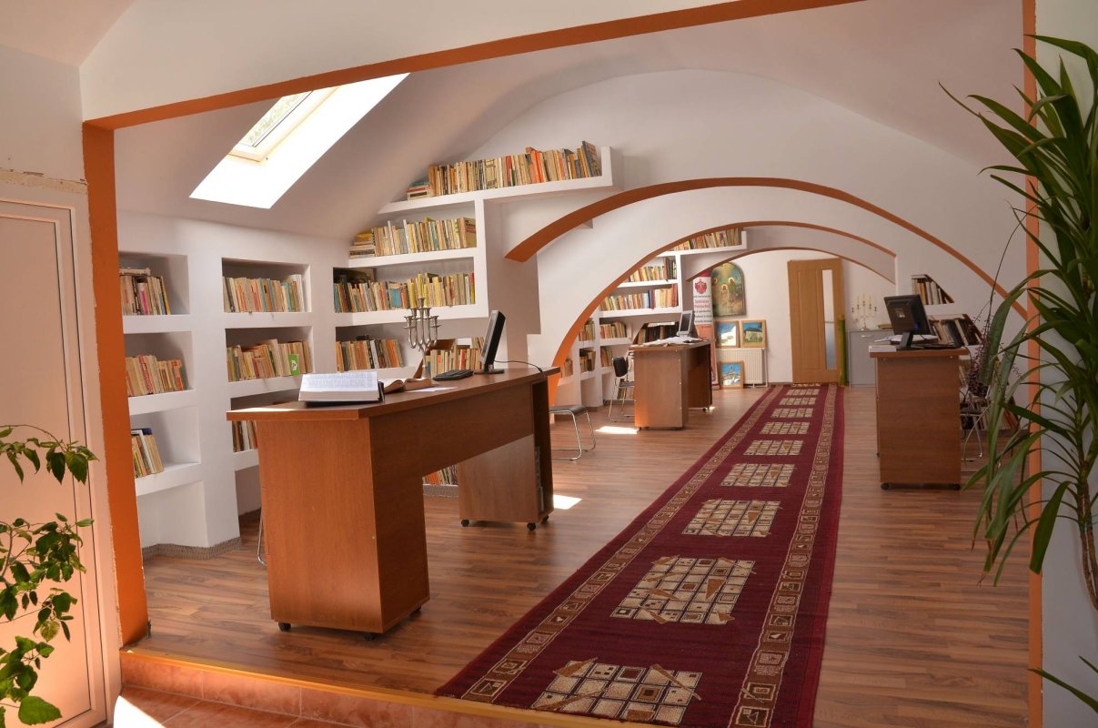 Frumoasa Biserică a Pogorârii Sfântului Duh din Bacău 38275