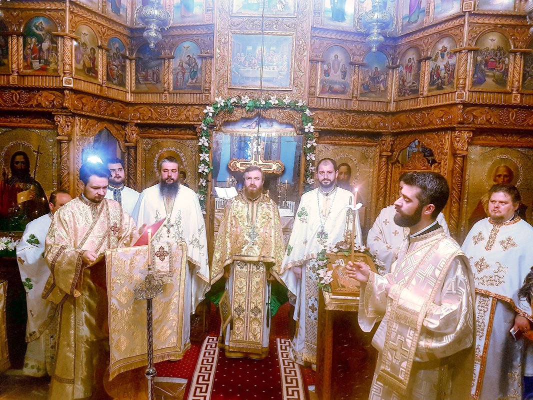 Hramul Parohiei Vintilă Vodă din Popești-Leordeni 38135