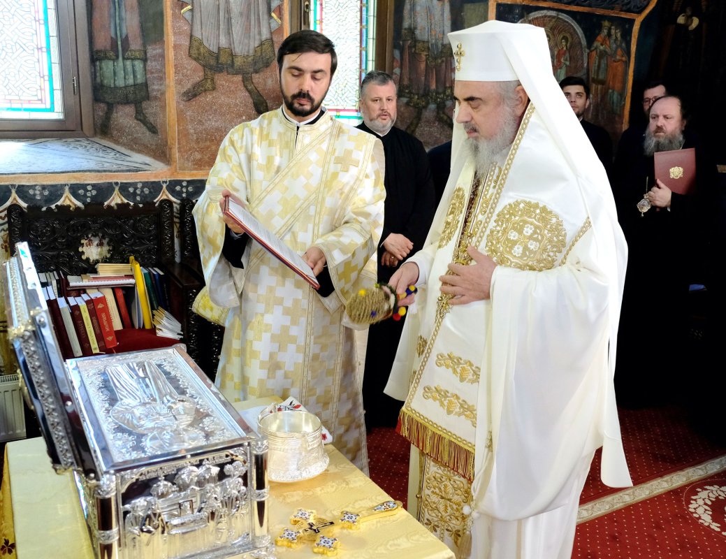 O raclă nouă pentru moaștele Sfântului Efrem cel Nou  38142