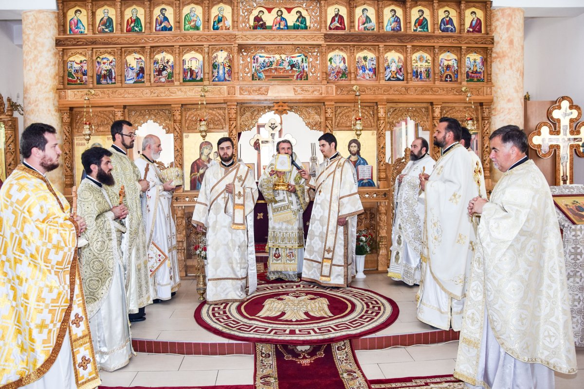 Slujiri, binecuvântări și sfințiri în eparhiile bănățene 38129