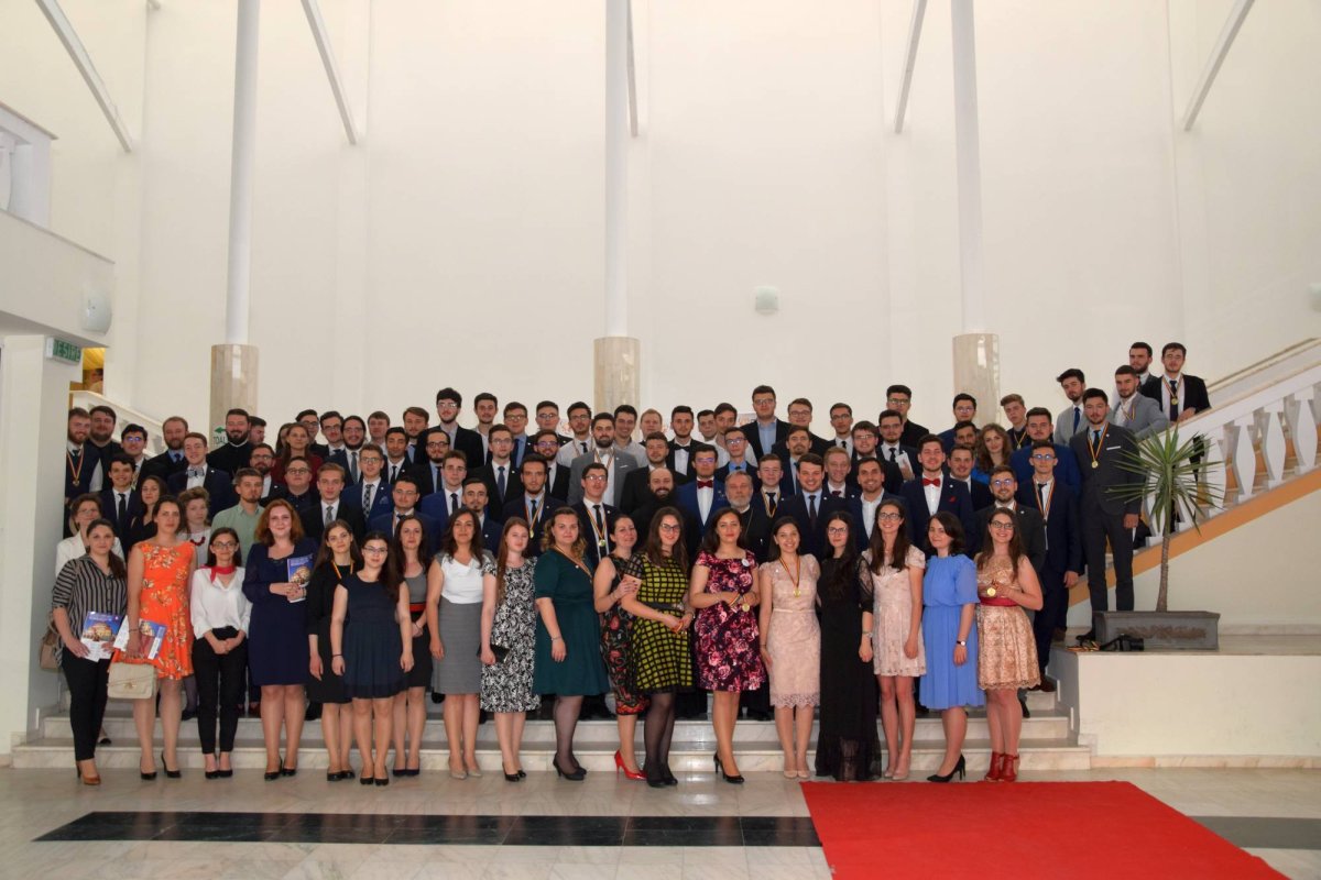 Gala Voluntarilor Colegiului „Sfântul Nicolae“ din Iaşi 38029