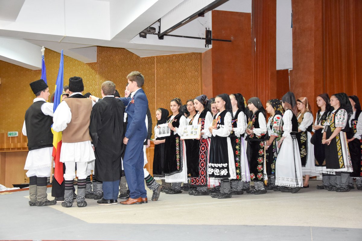 Premierea olimpicilor la disciplina religie 38083