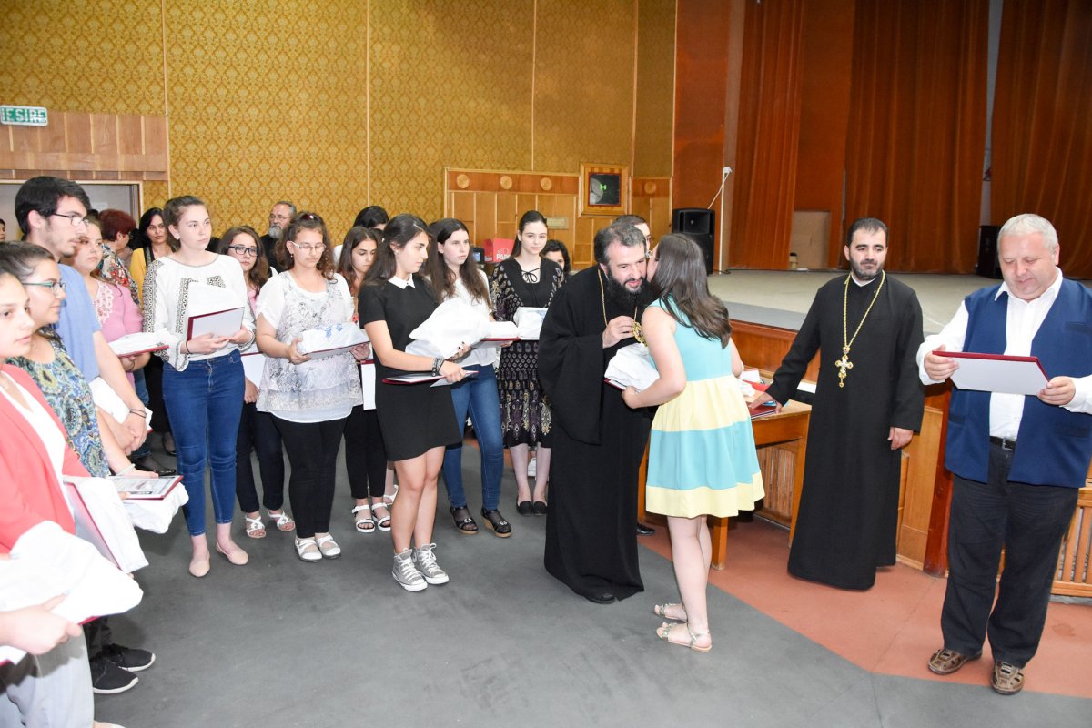 Premierea olimpicilor la disciplina religie 38085