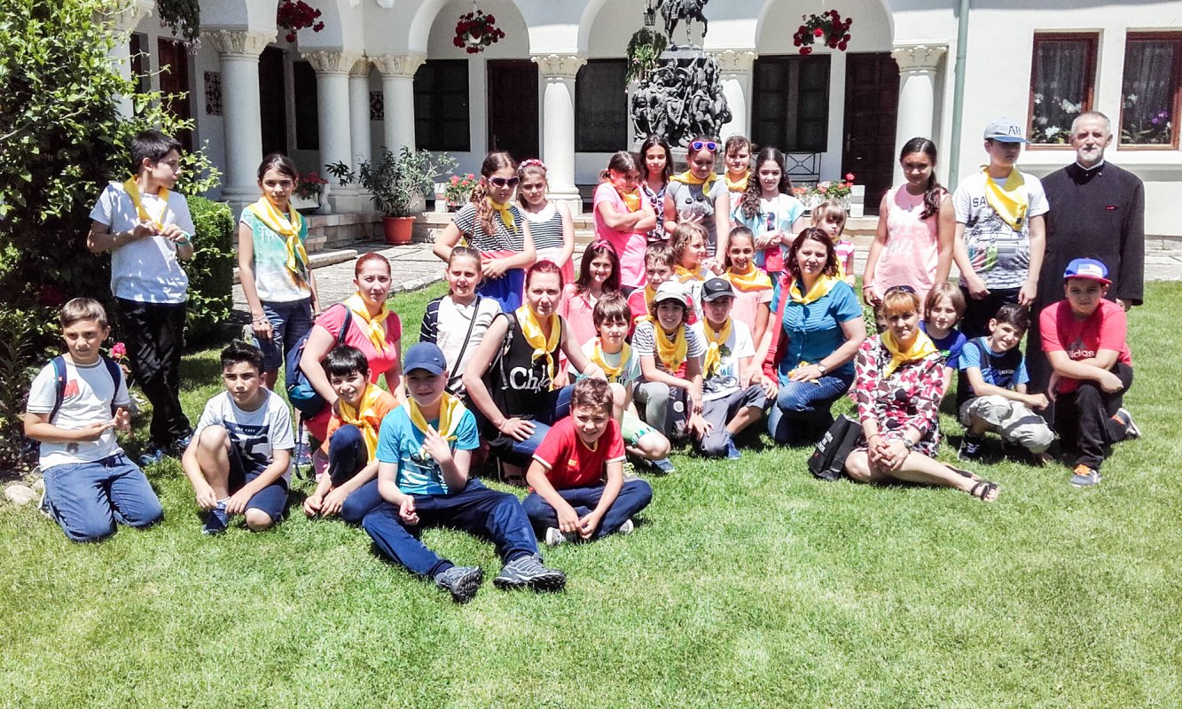 Festival de toacă și pelerinaj pentru elevi bucureșteni 37994