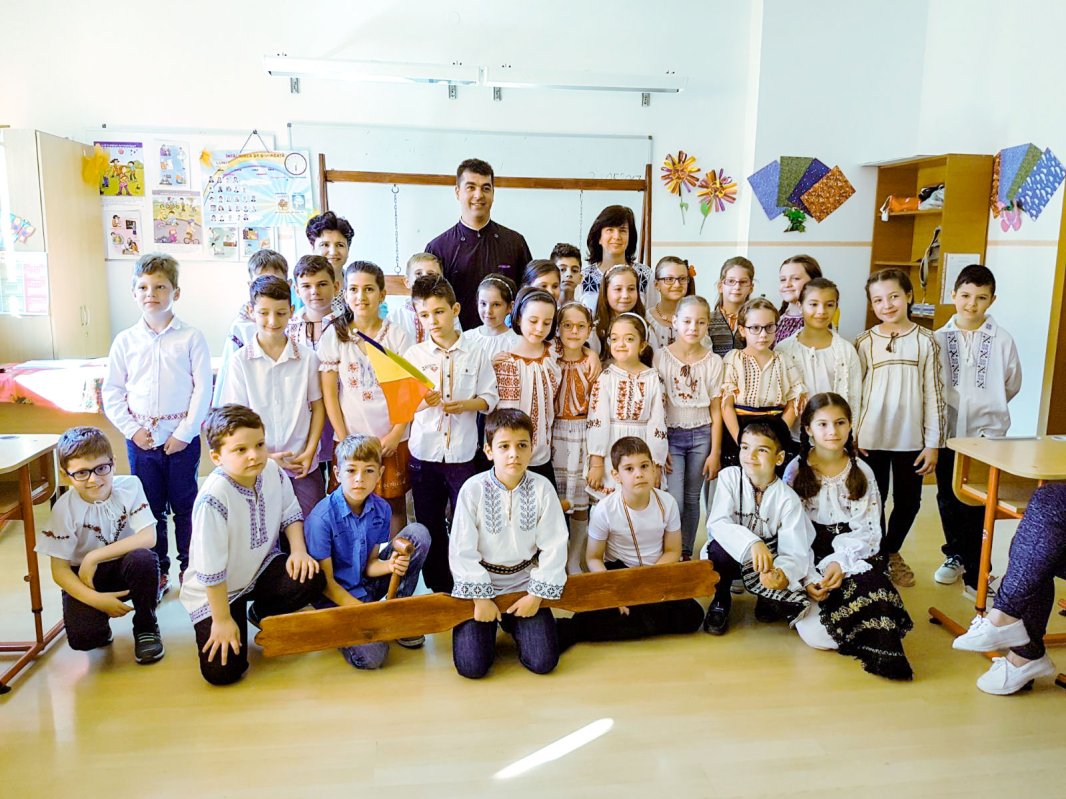 Festival de toacă și pelerinaj pentru elevi bucureșteni 37995