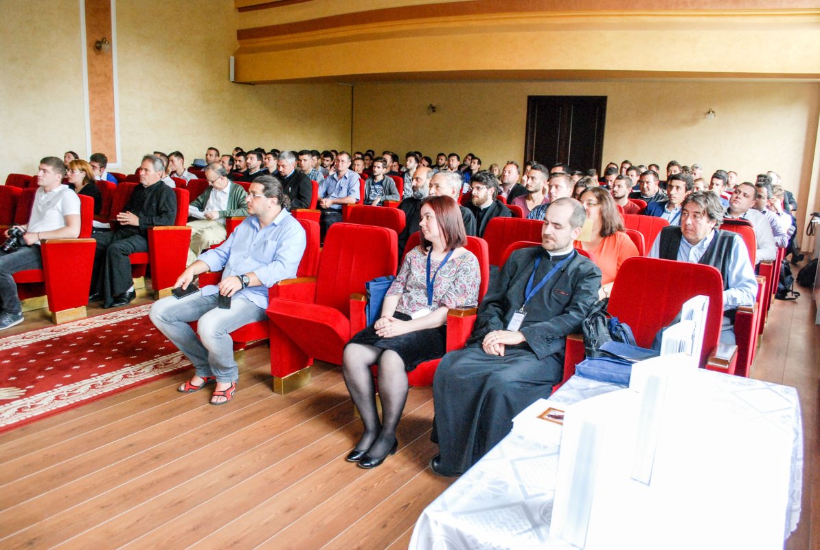 Conferinţă internaţională la Craiova 37964