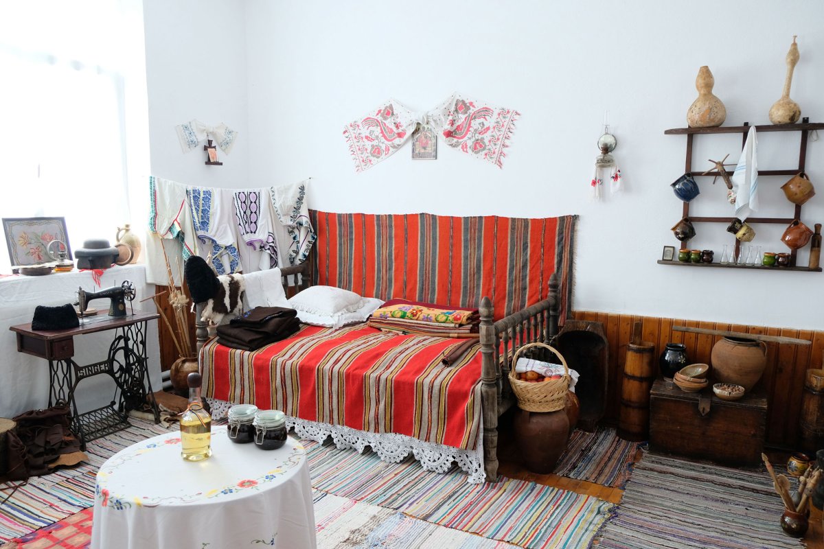 Gospodăria țărănească de acum șase secole, în școală 37914