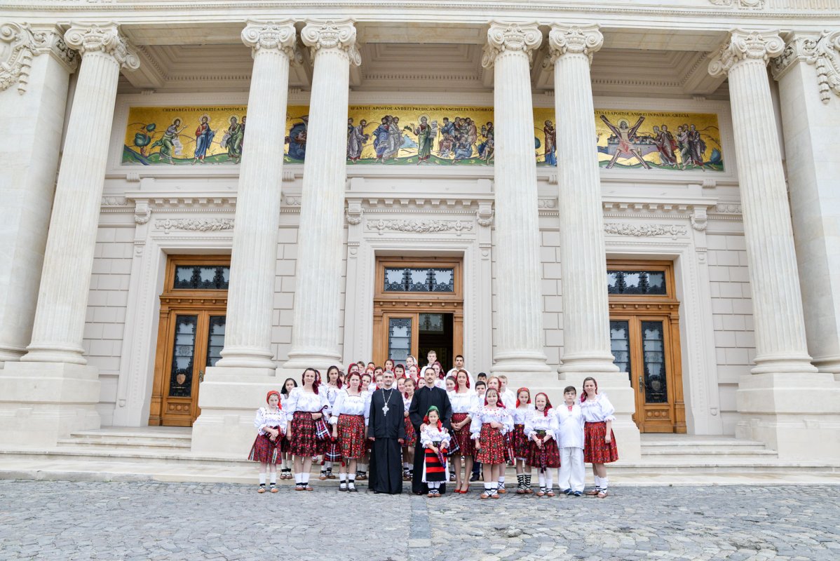 Maramureșeni în vizită la Palatul Patriarhiei 37928