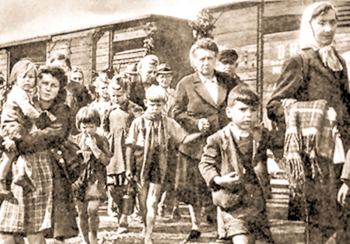 Românii deportați în Bărăgan 37945