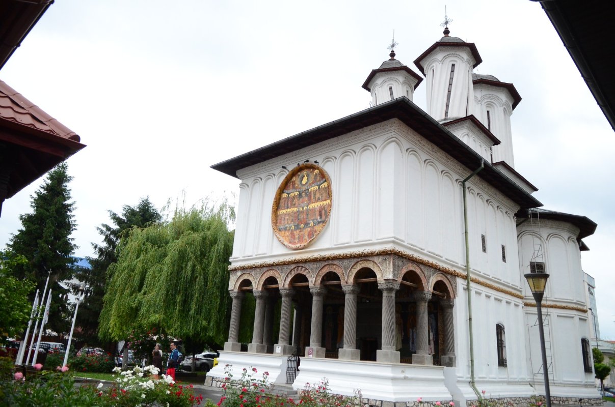 „Toţi Sfinţii”, poarta cerurilor Olteniei 37874