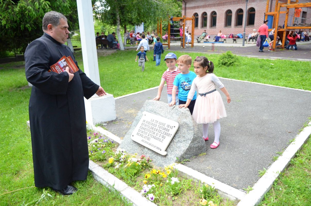 „Toţi Sfinţii”, poarta cerurilor Olteniei 37884