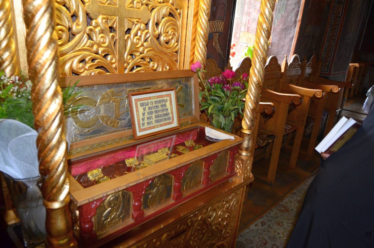 „Toţi Sfinţii”, poarta cerurilor Olteniei 37889