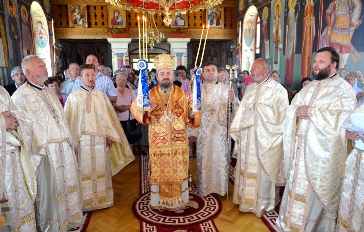 Târnosirea bisericii din Popeşti, Hunedoara 37826