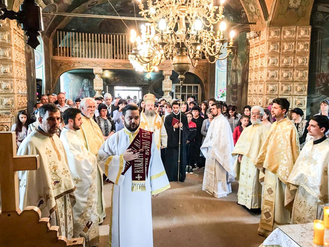 Slujiri arhierești în Capitală și Prahova 37781