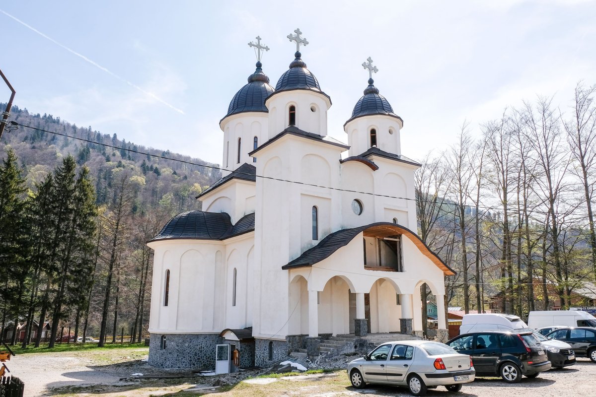 Zidire și filantropie într-o parohie nouă din Sinaia 37774