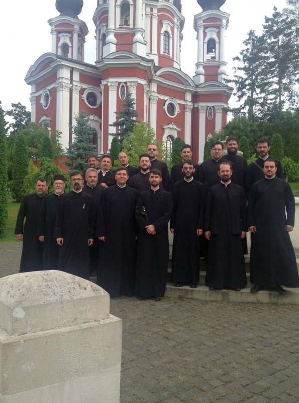 Corala „Apostolii“, în pelerinaj la Mitropolia Basarabiei 37661