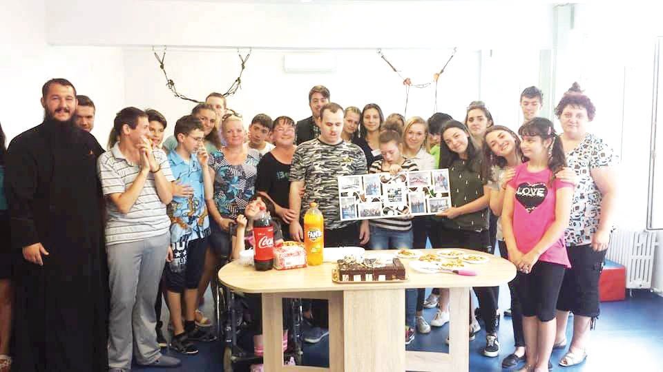 Elevi de la Liceul Ortodox Oradea în sprijinul bolnavilor de autism 37614