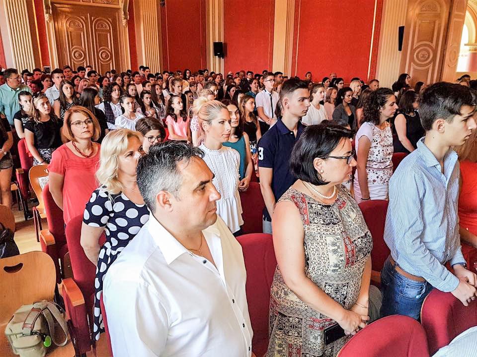 Festivitate dedicată performanţelor din învăţământul arădean 37575
